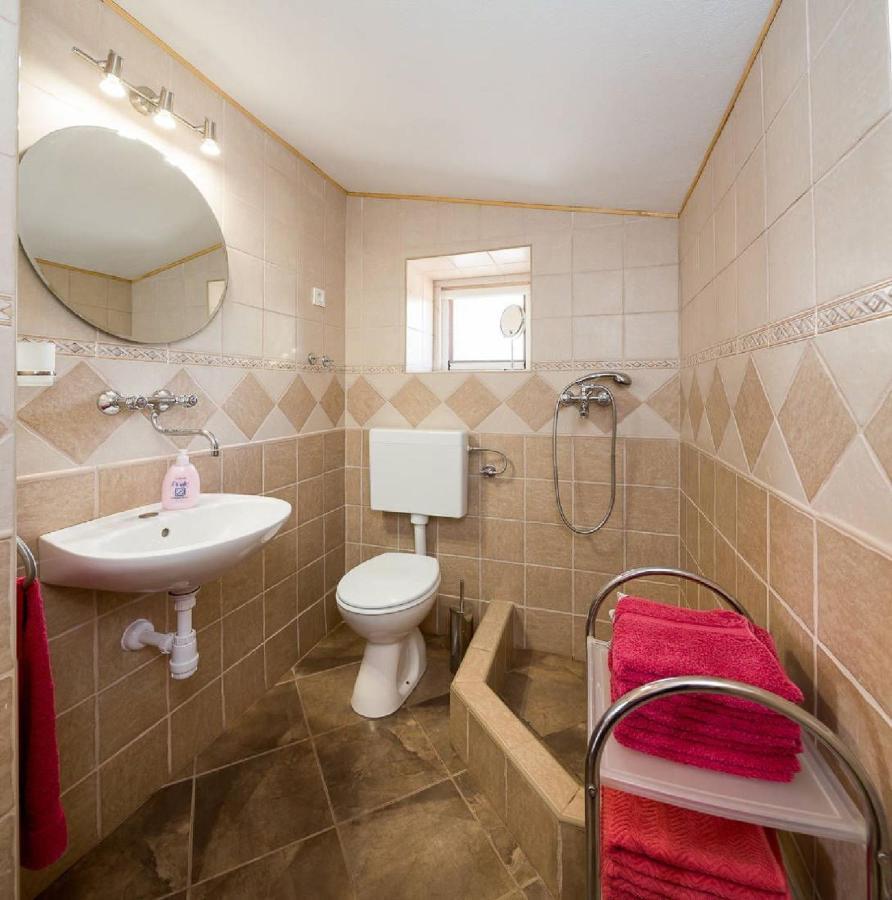 Villa House Vesna Kupinova à Milna  Extérieur photo