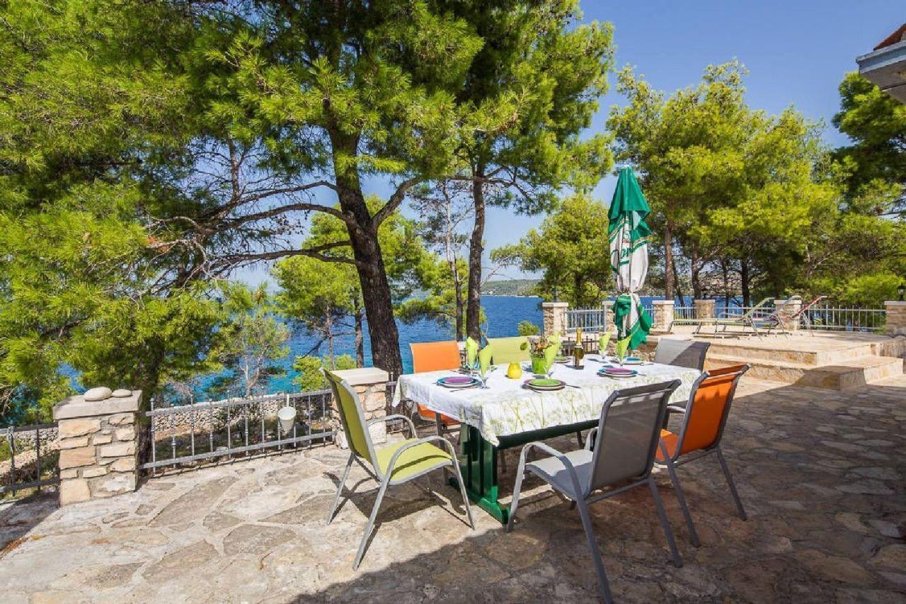 Villa House Vesna Kupinova à Milna  Extérieur photo